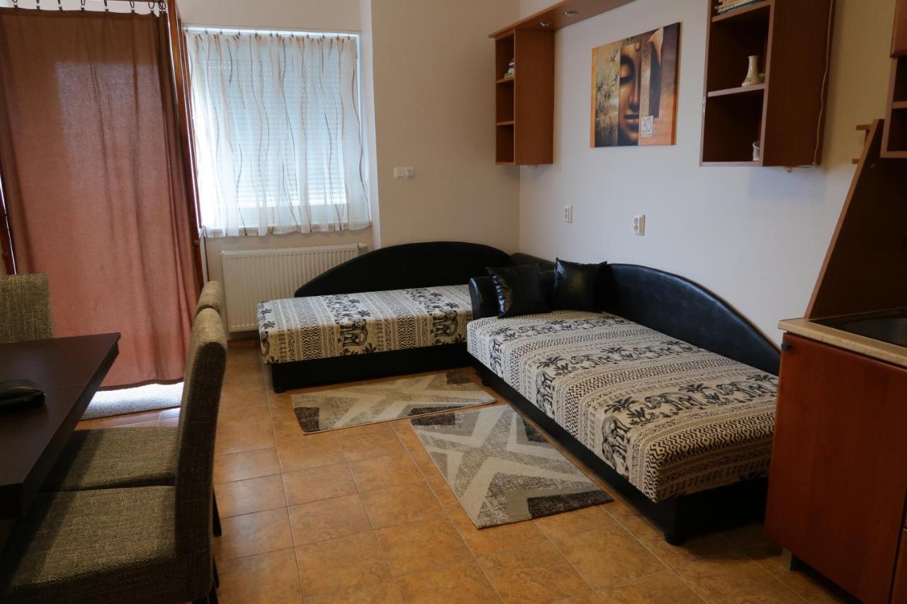 Eva Apartman Szigetvár Buitenkant foto