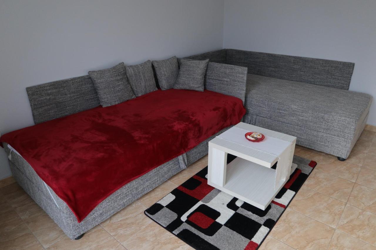 Eva Apartman Szigetvár Buitenkant foto